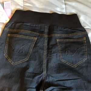 times two maternity jeans new Large